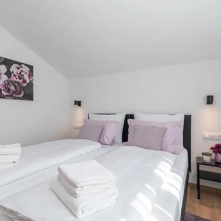 Luxury Vaya Апартаменты *